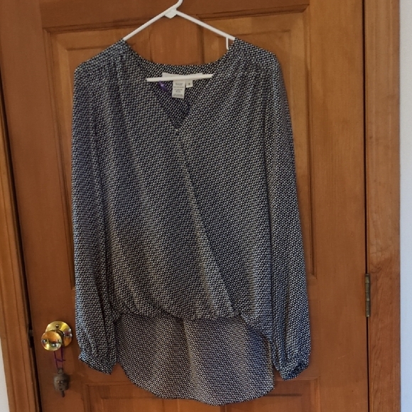 Max Studio Tops - Max Studio Black and White Blouse Hi-Lo Lightweight Faux Wrap Blouse Size Small